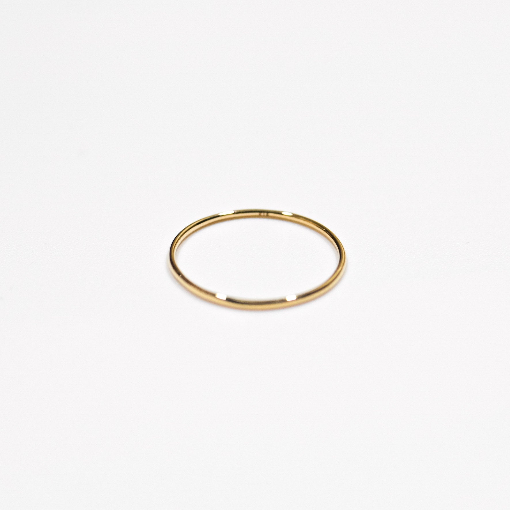 18k Solid Gold Skinny Ring - aucentic