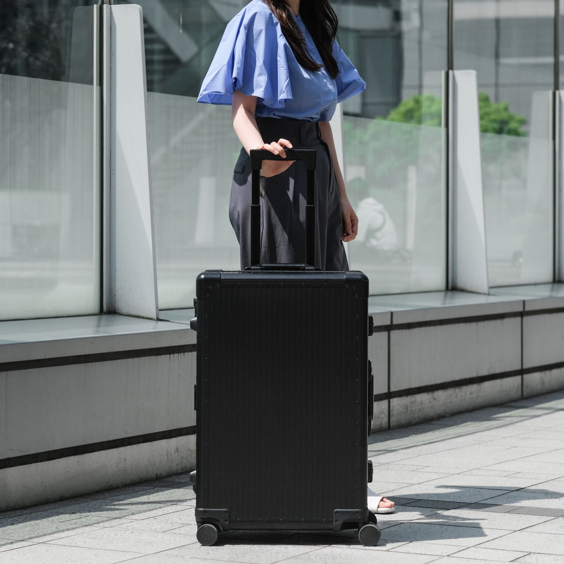 <受注生産 6月末〜発送分>Stripe Aluminum Suitcase(Black) - aucentic