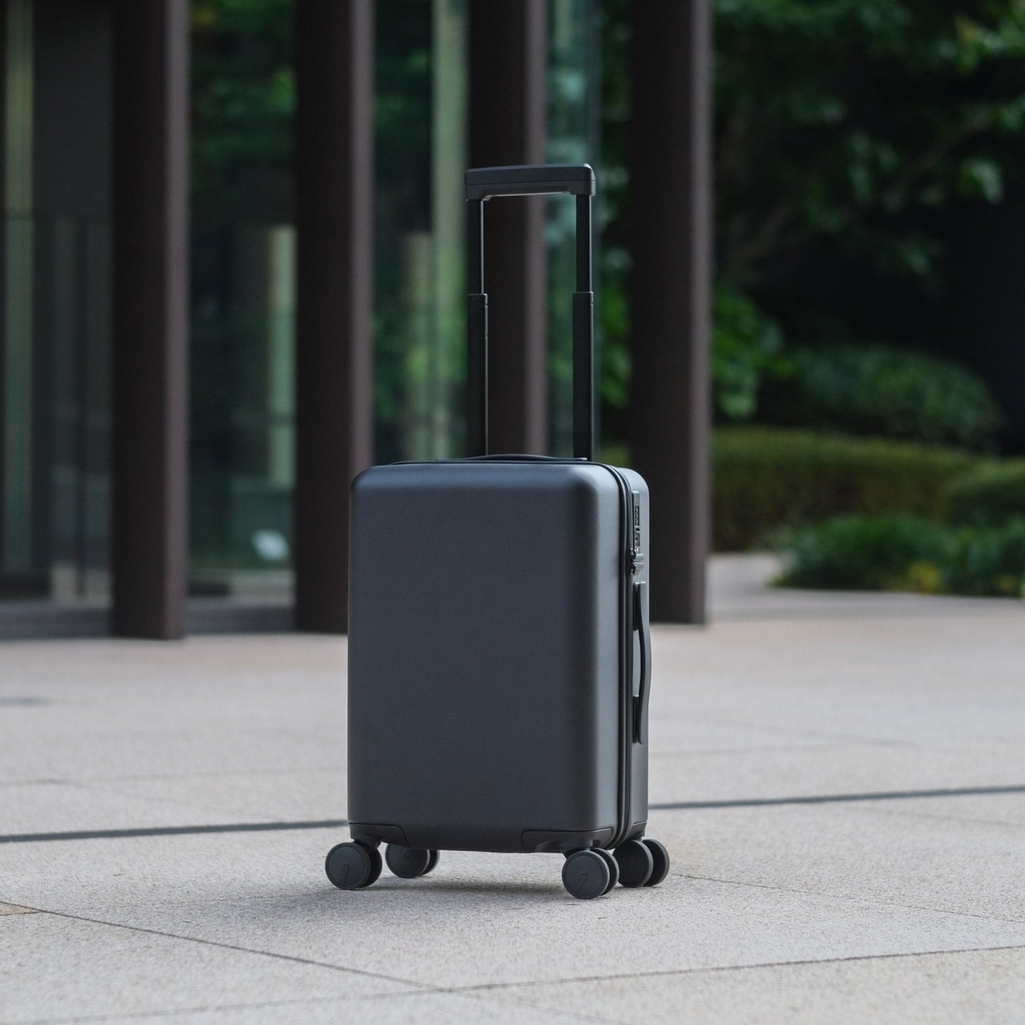 Essential Luxe Suitcase - aucentic